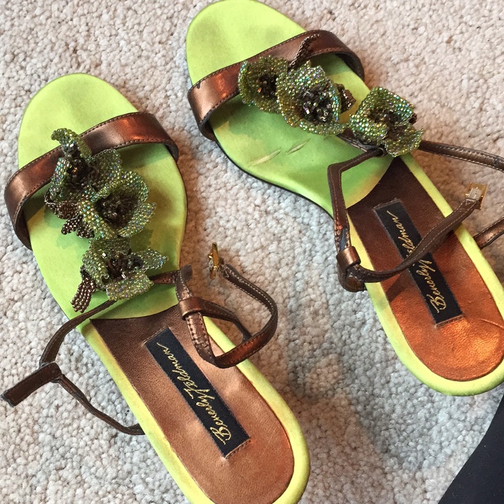 Beverly Feldman kitten heels. - Picture 7 of 8